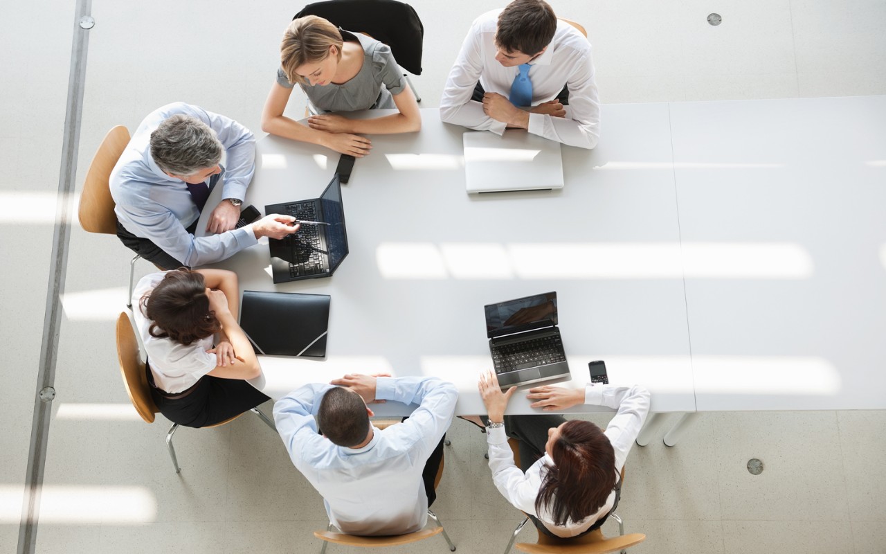 gruppe in konferenz sitution 
